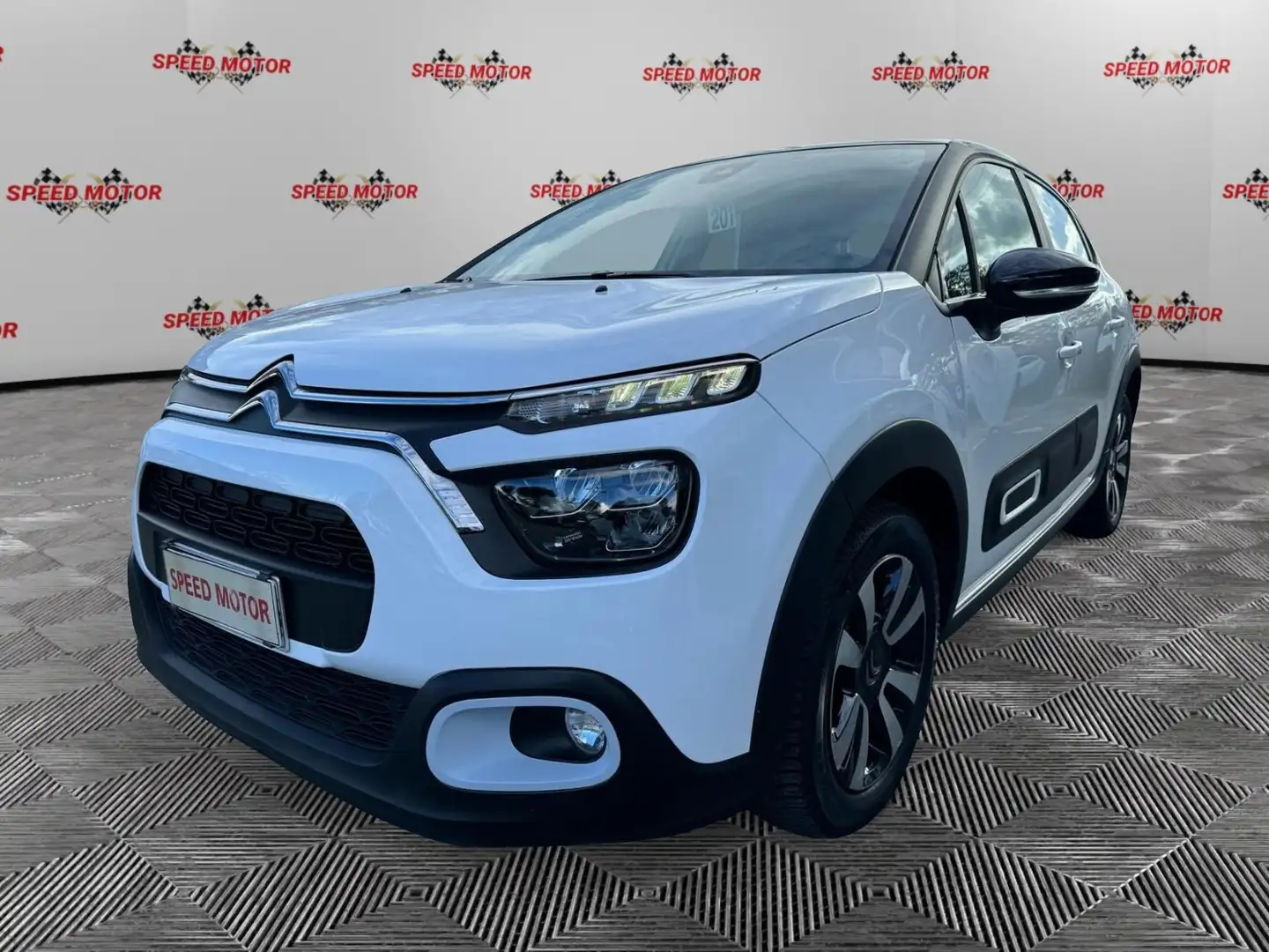 Citroen C3 C3 PureTech 110 EAT6 Shine, CARPLAY, PRONTA CONSE Bianco - 2