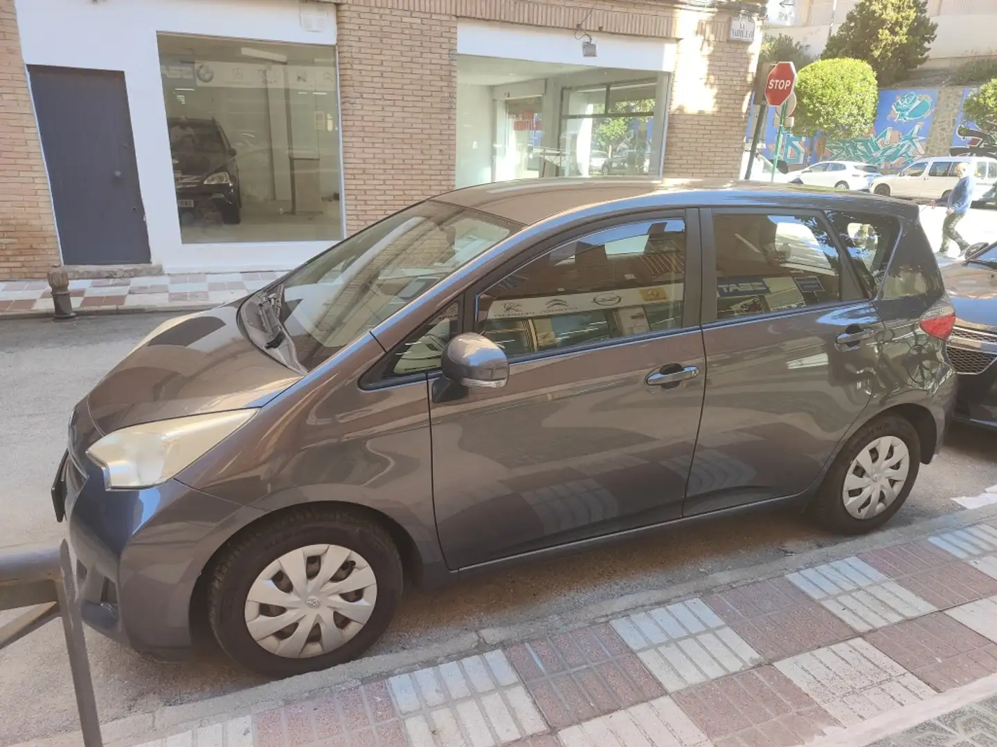 Toyota Verso 1.6 Active 130 5pl. Szürke - 1