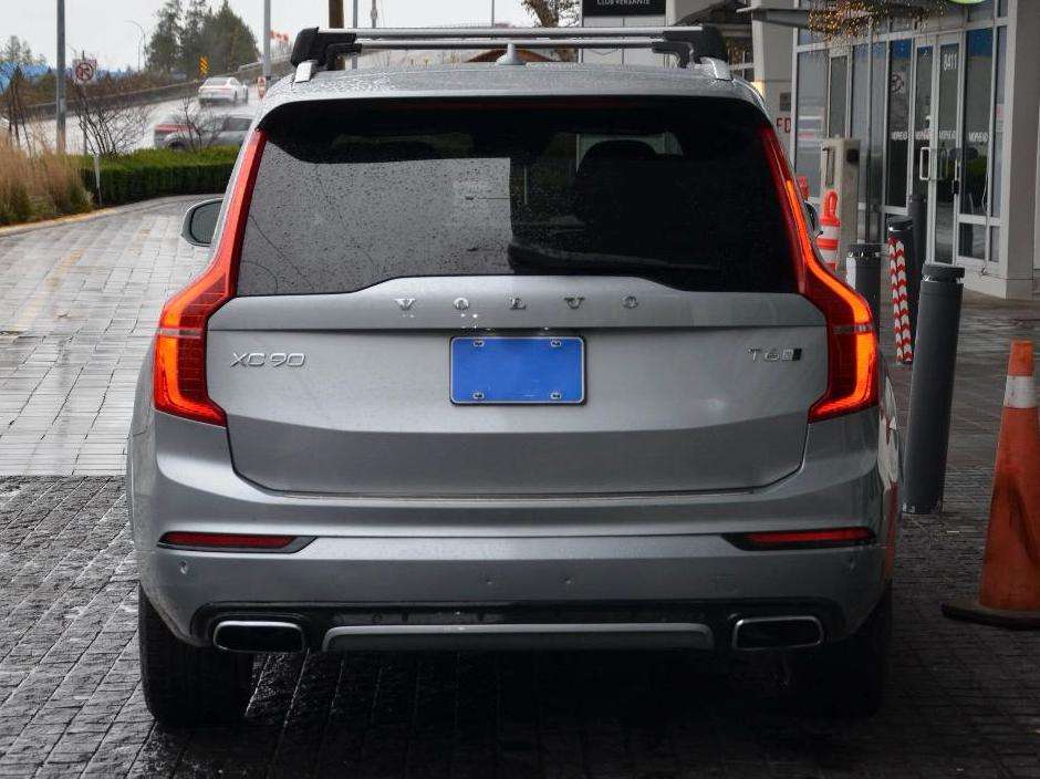 2018 Volvo XC90 R-Design alt 3