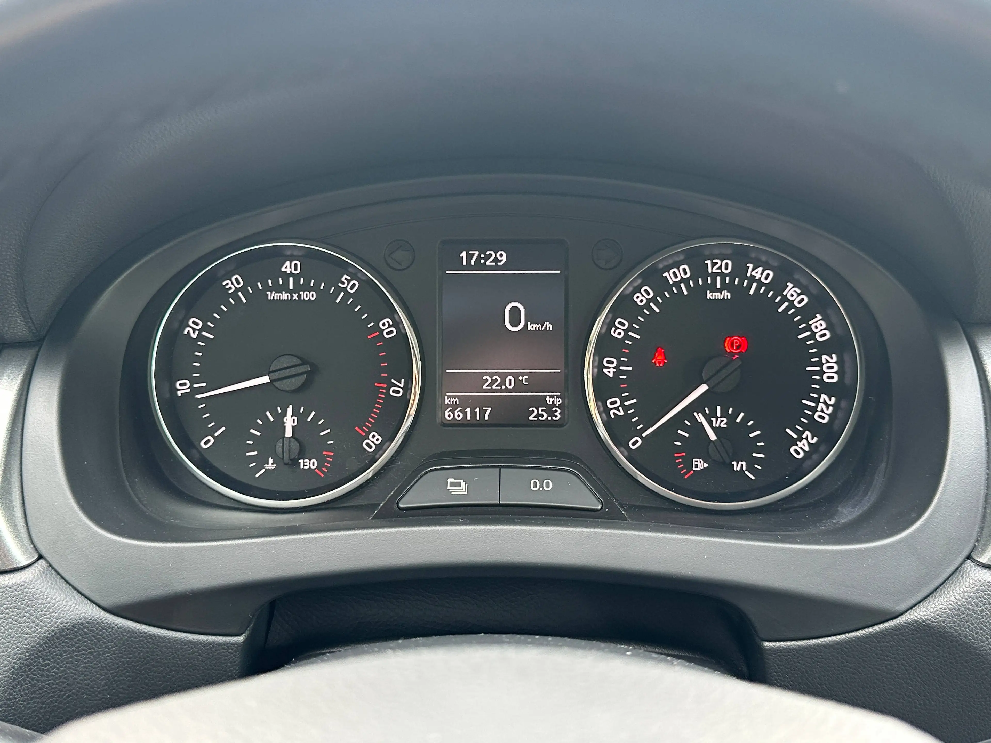Skoda Rapid/Spaceback 1.2 TSI Spaceback Drive +LED+PDC+SITZHEIZUNG+GARA+ — photo 13