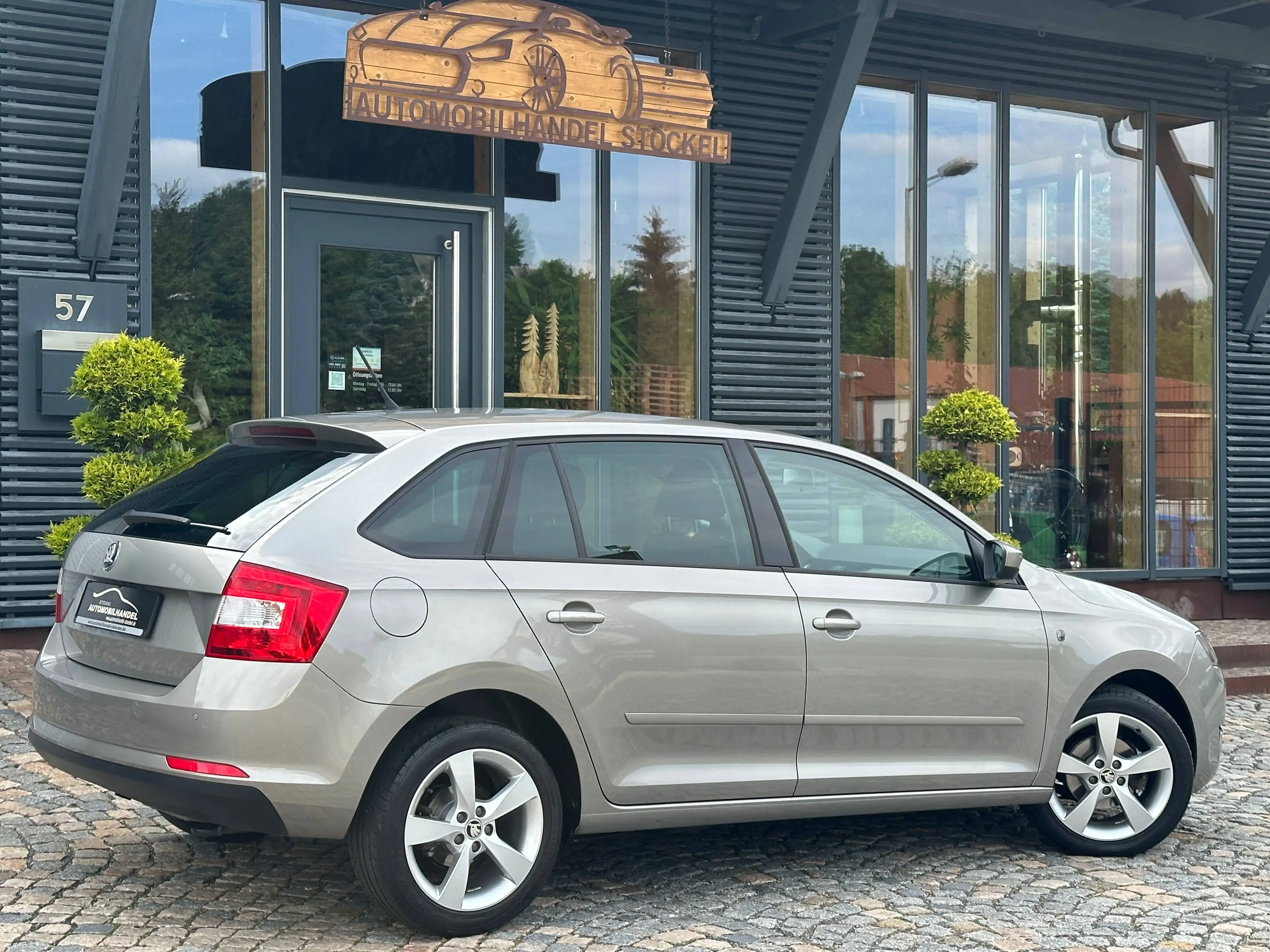 Skoda Rapid/Spaceback 1.2 TSI Spaceback Drive +LED+PDC+SITZHEIZUNG+GARA+ — photo 3