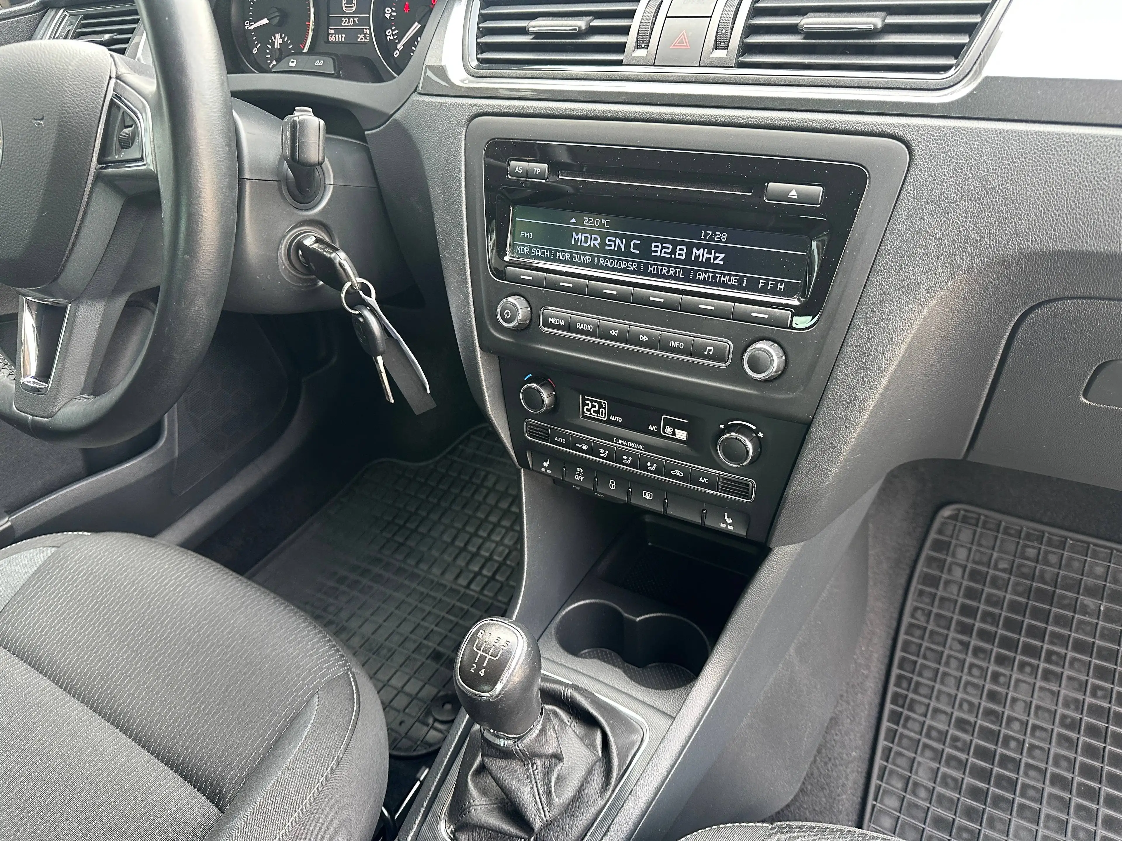 Skoda Rapid/Spaceback 1.2 TSI Spaceback Drive +LED+PDC+SITZHEIZUNG+GARA+ — photo 11