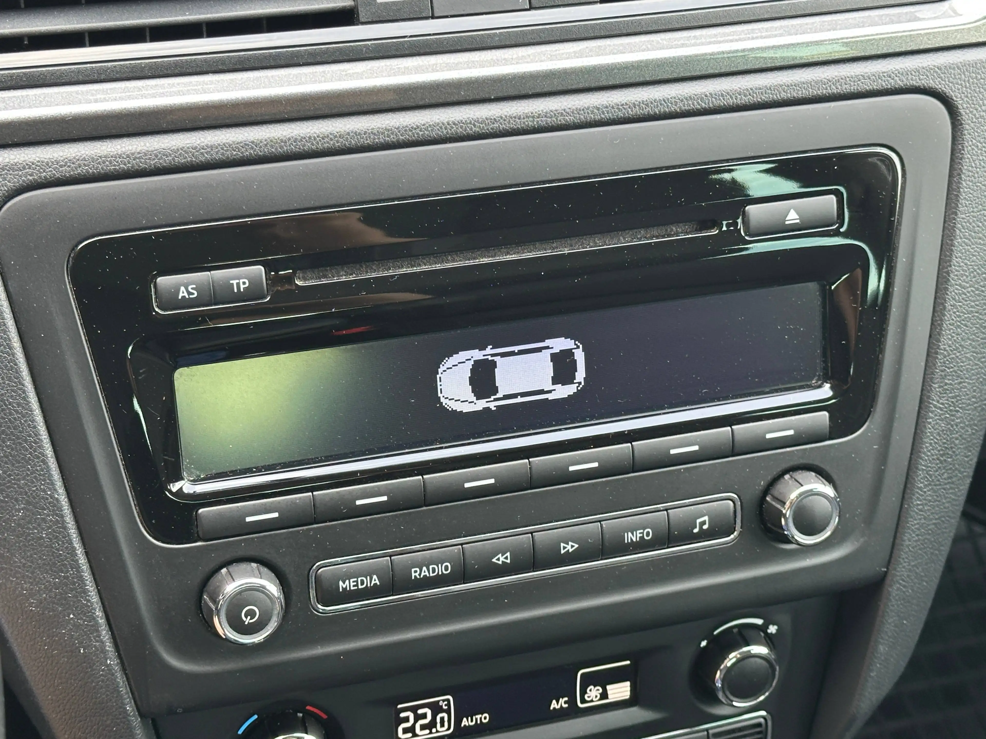 Skoda Rapid/Spaceback 1.2 TSI Spaceback Drive +LED+PDC+SITZHEIZUNG+GARA+ — photo 15