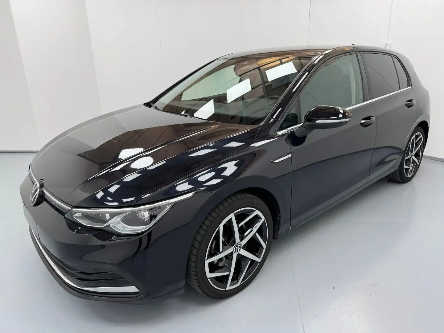 Volkswagen Golf 8 1.5 eTSI DSG STYLE *MATRIX+RETROCAMERA* PROMO Schwarz - 1