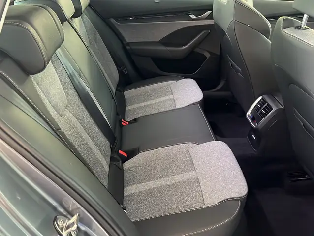Skoda Octavia view 18