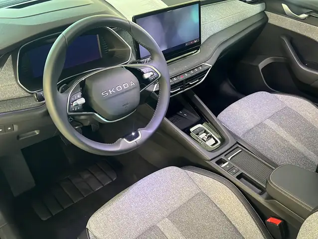 Skoda Octavia view 3