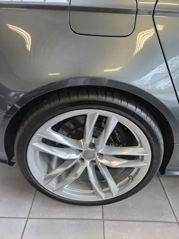 Audi RS6 view 12