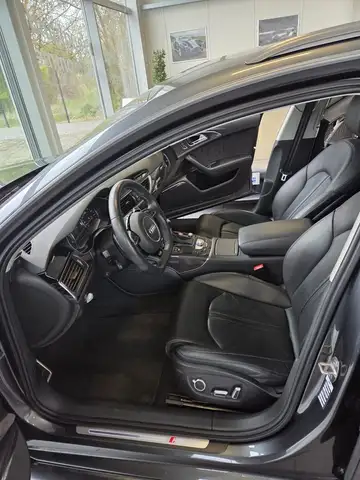 Audi RS6 view 13