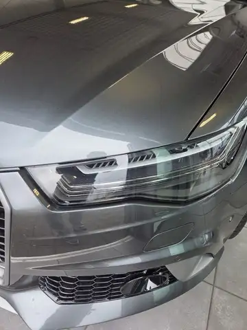 Audi RS6 view 8