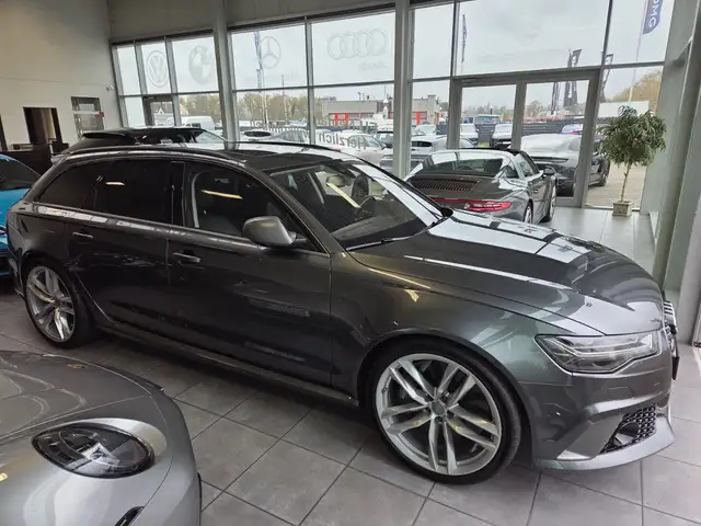 Audi RS6 view 11