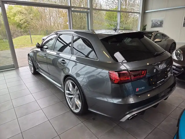 Audi RS6 view 5