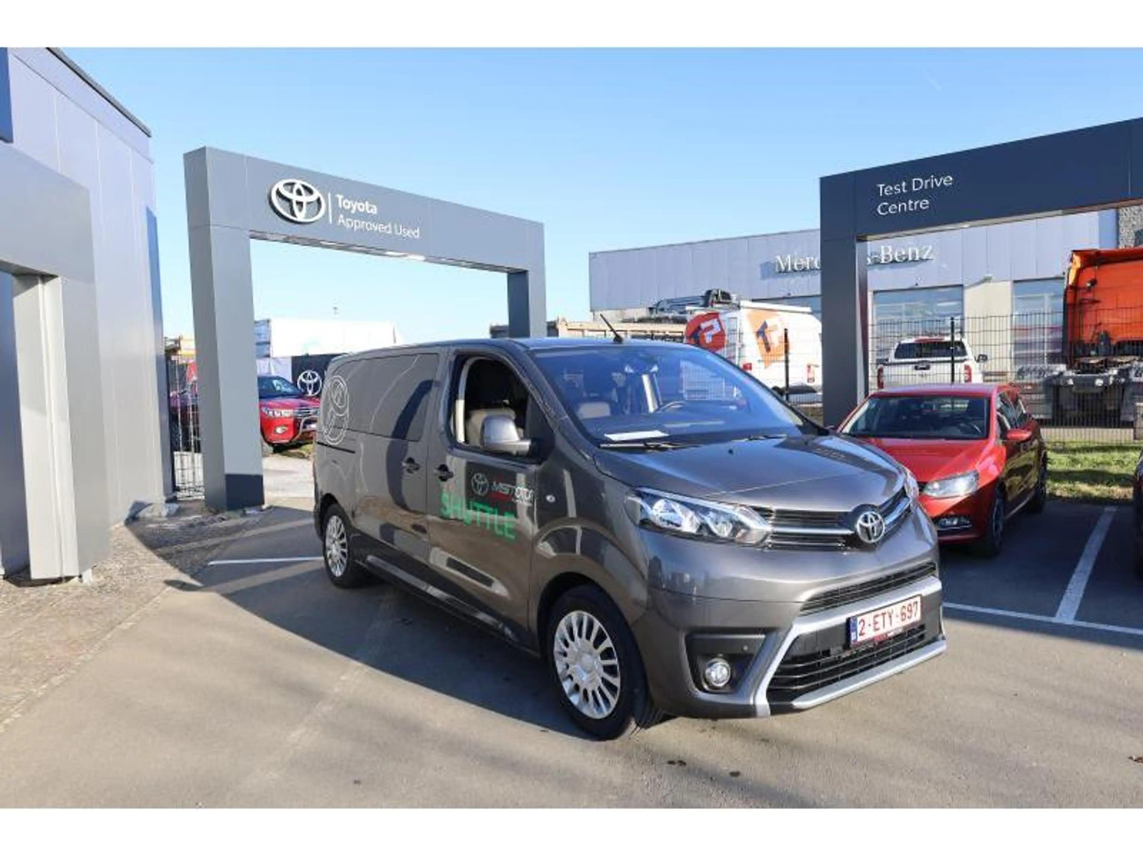 Toyota Verso 2.0D 140hp MT MPV — photo 8