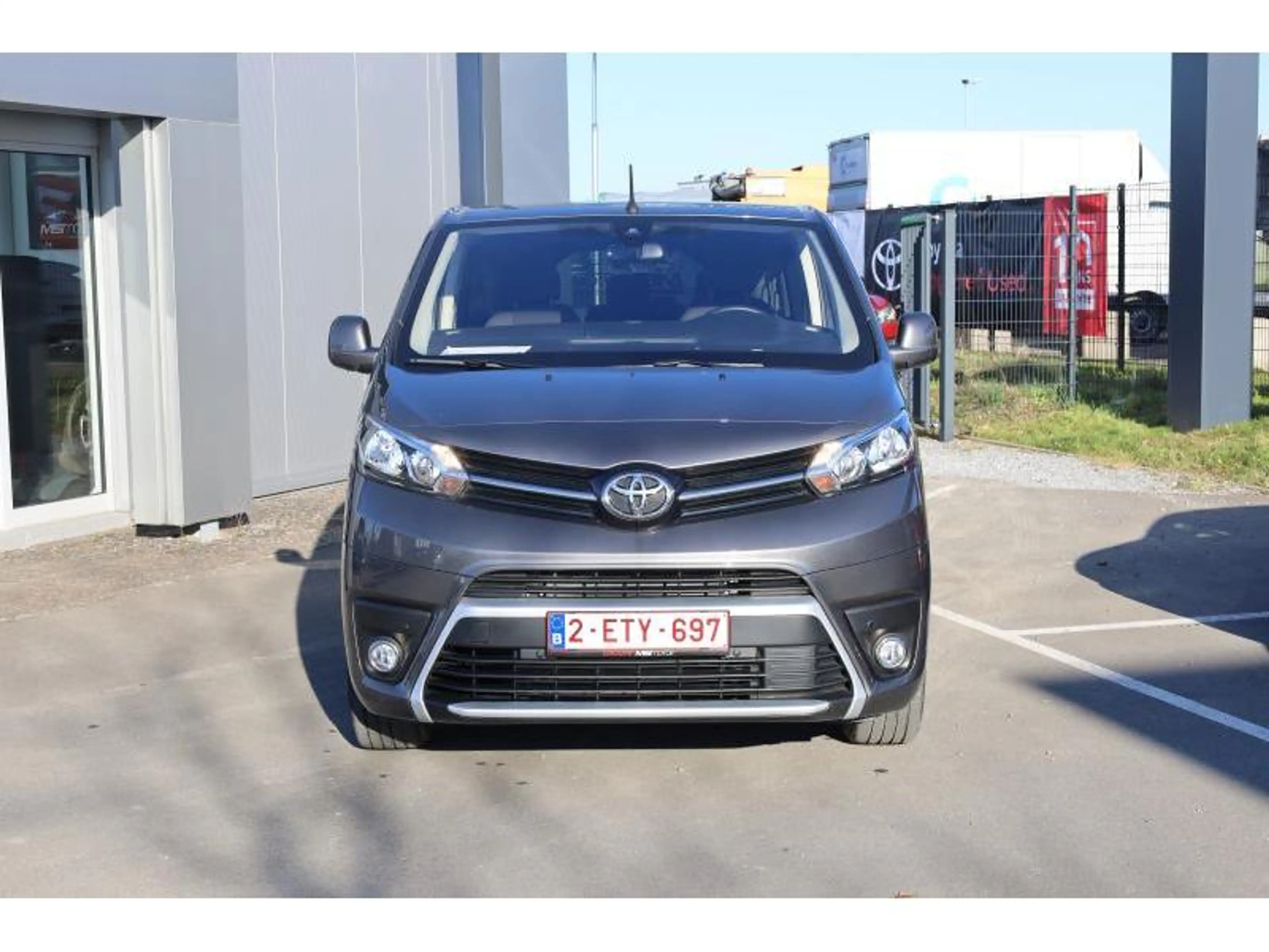 Toyota Verso 2.0D 140hp MT MPV — photo 2