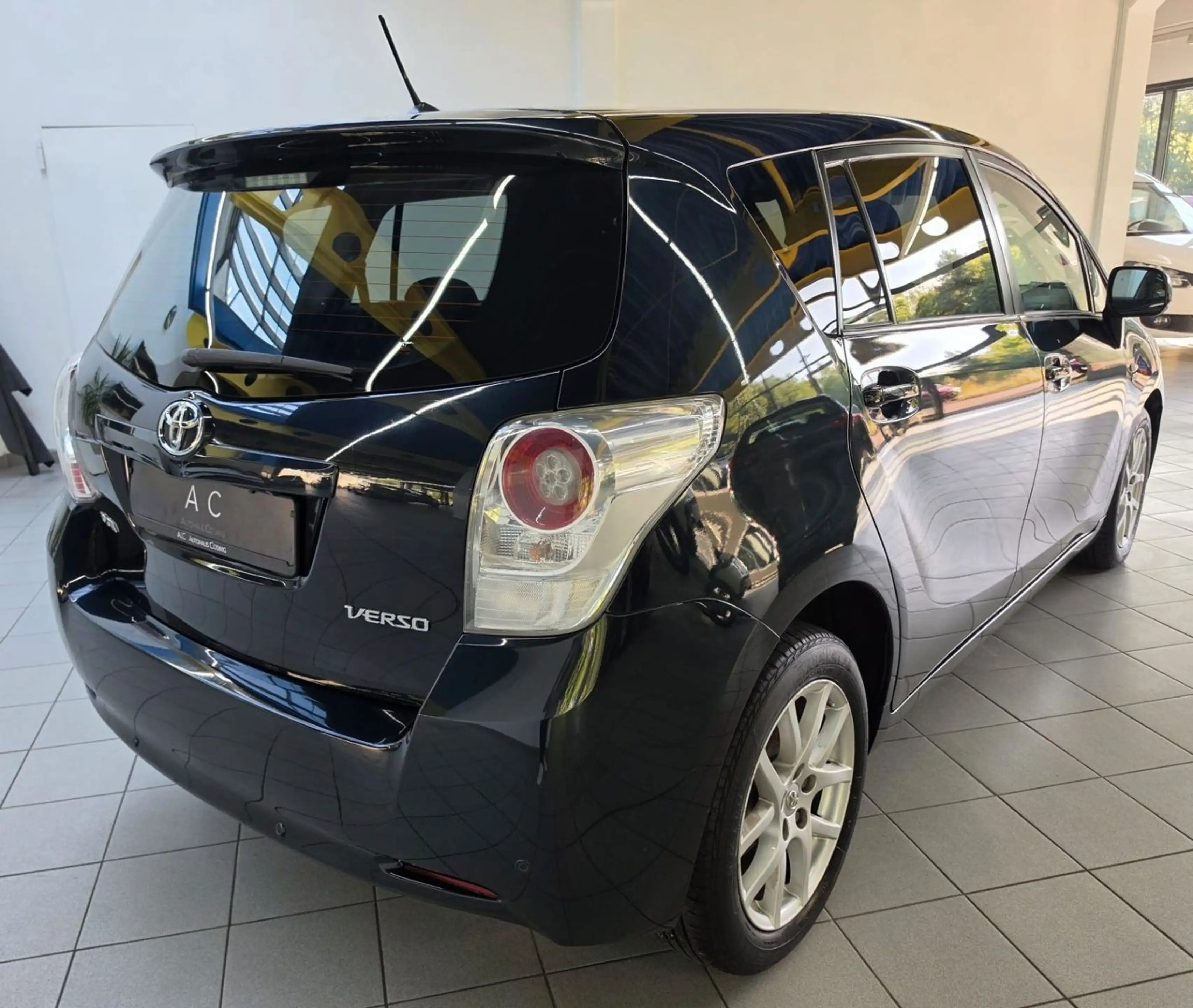 Toyota Verso Travel,Automatik,Navi,7-Sitzer,2.Hand — photo 4