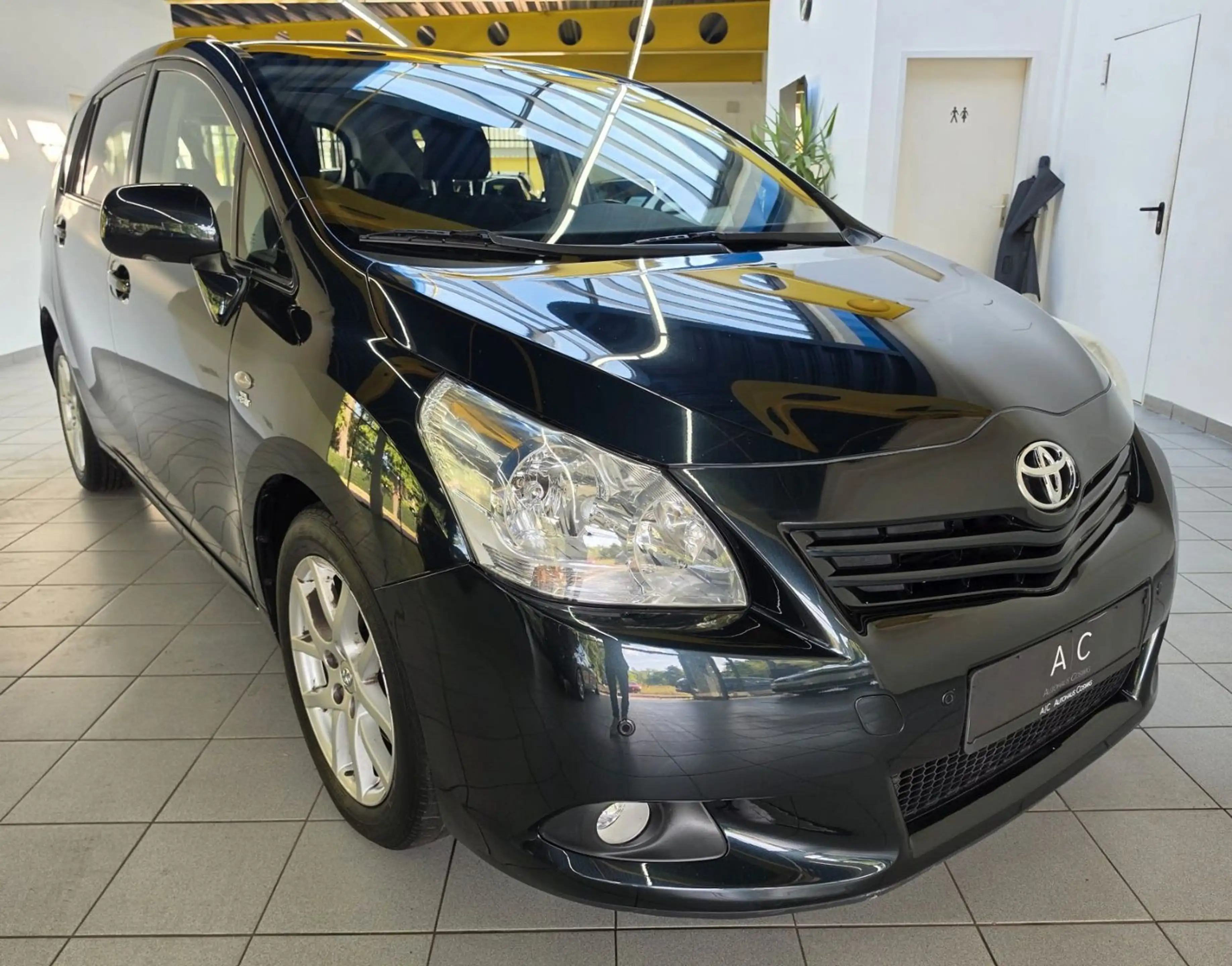 Toyota Verso Travel,Automatik,Navi,7-Sitzer,2.Hand — photo 3