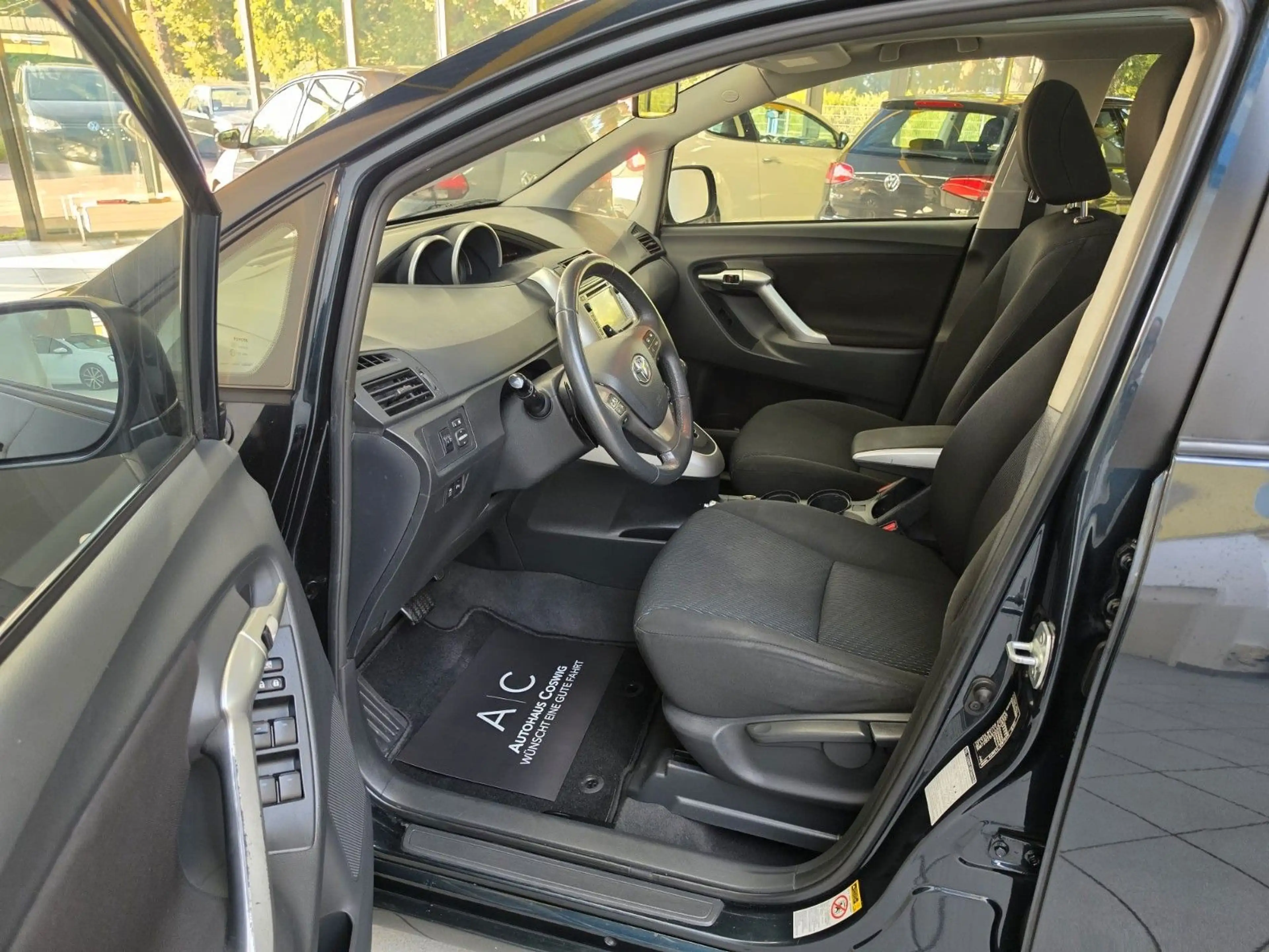 Toyota Verso Travel,Automatik,Navi,7-Sitzer,2.Hand — photo 13