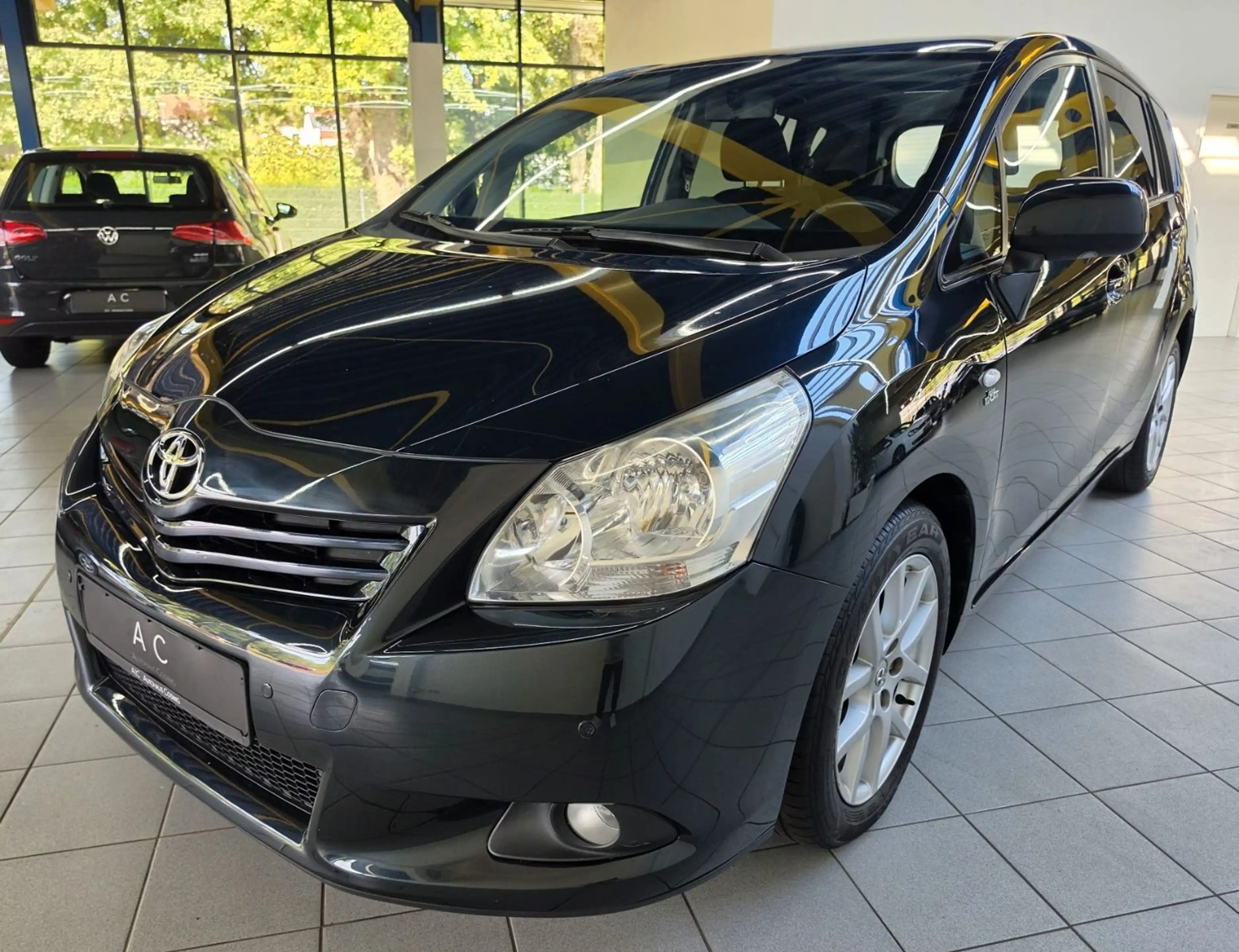 Toyota Verso Travel,Automatik,Navi,7-Sitzer,2.Hand