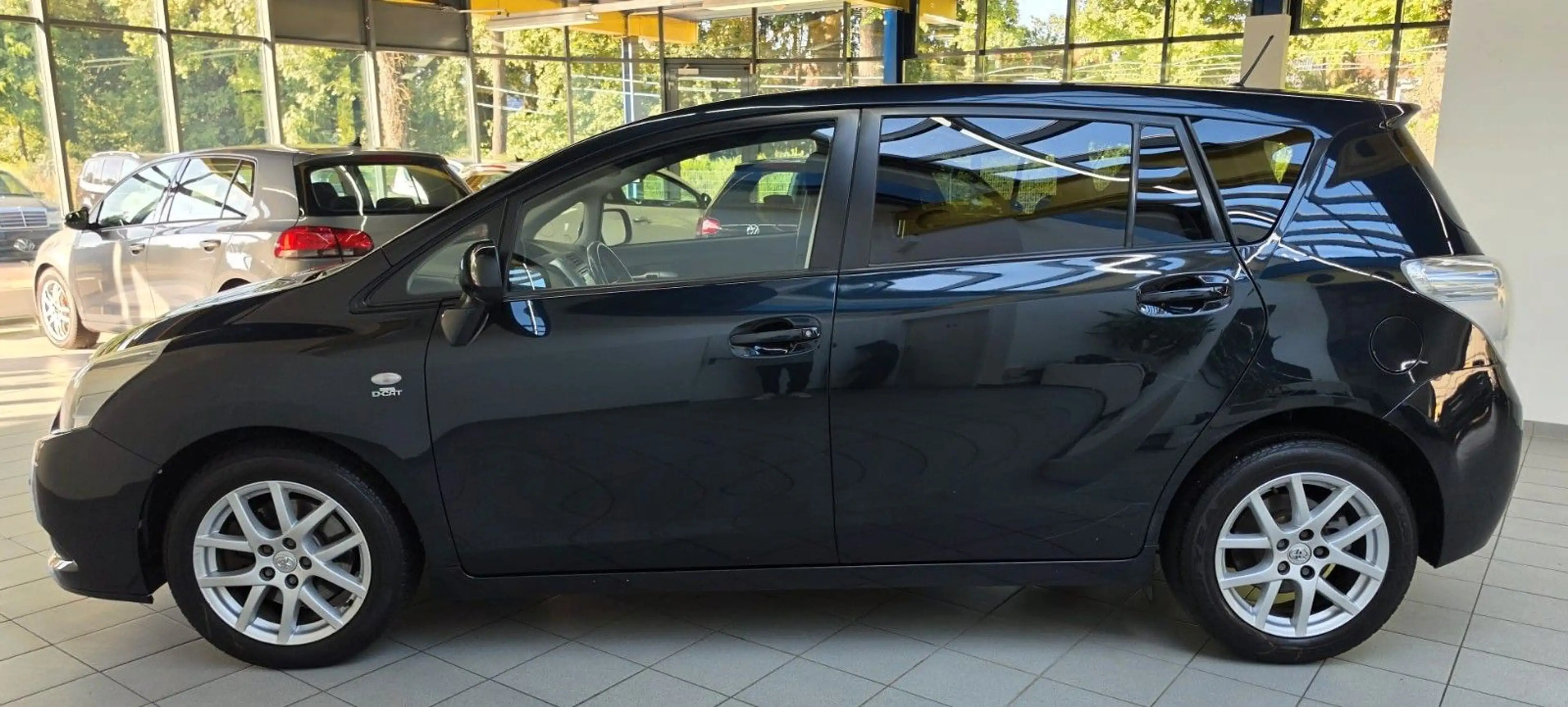Toyota Verso Travel,Automatik,Navi,7-Sitzer,2.Hand — photo 6