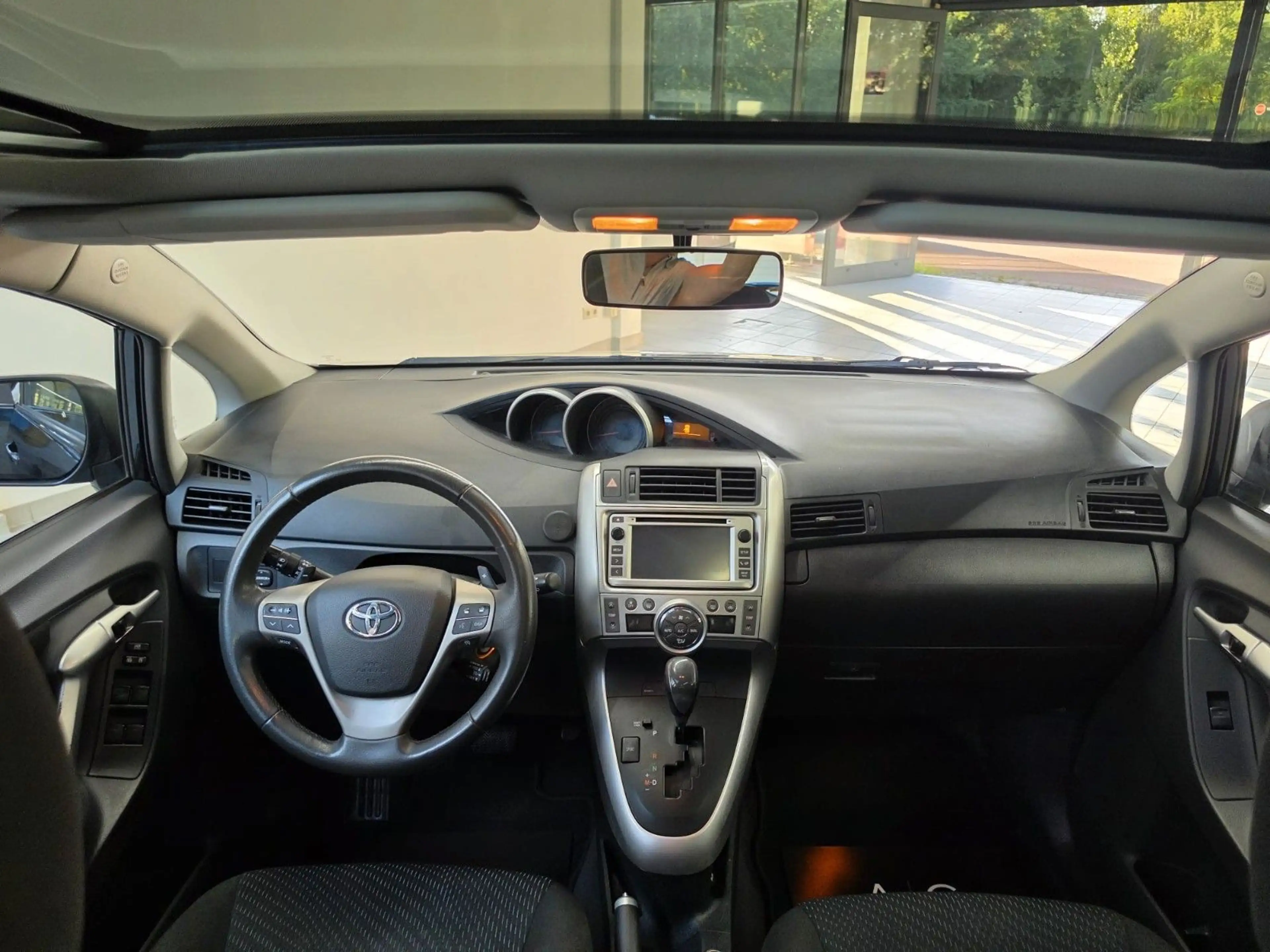 Toyota Verso Travel,Automatik,Navi,7-Sitzer,2.Hand — photo 14