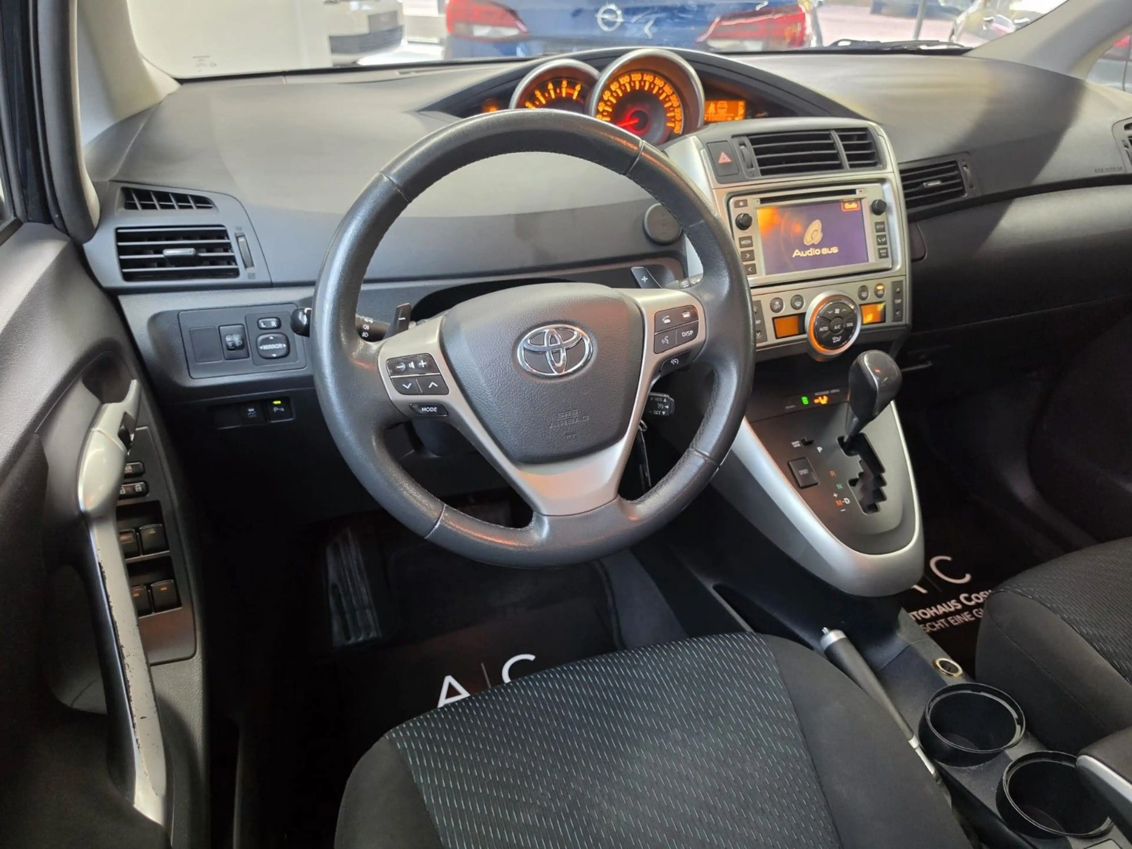 Toyota Verso Travel,Automatik,Navi,7-Sitzer,2.Hand — photo 11
