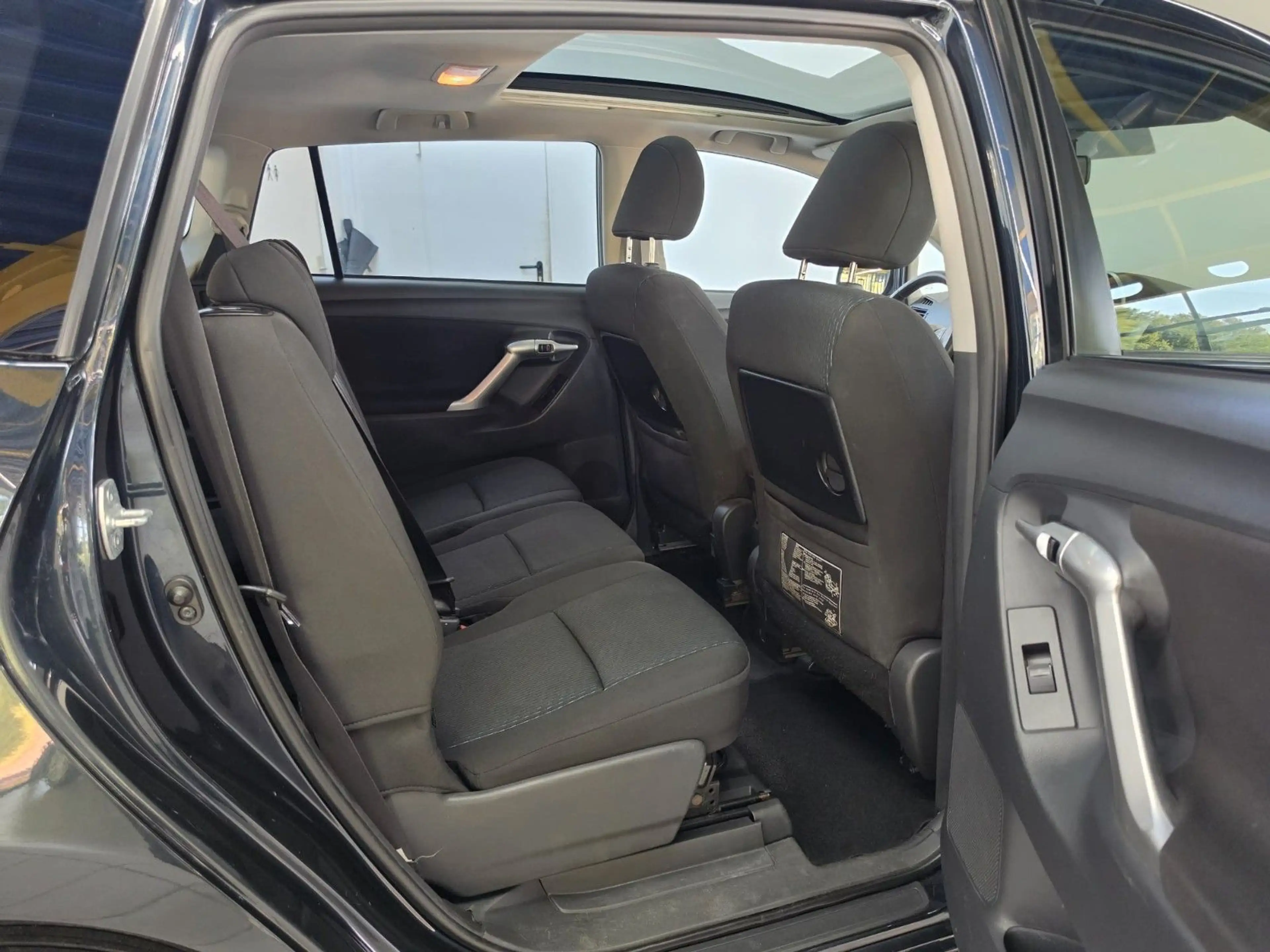 Toyota Verso Travel,Automatik,Navi,7-Sitzer,2.Hand — photo 10
