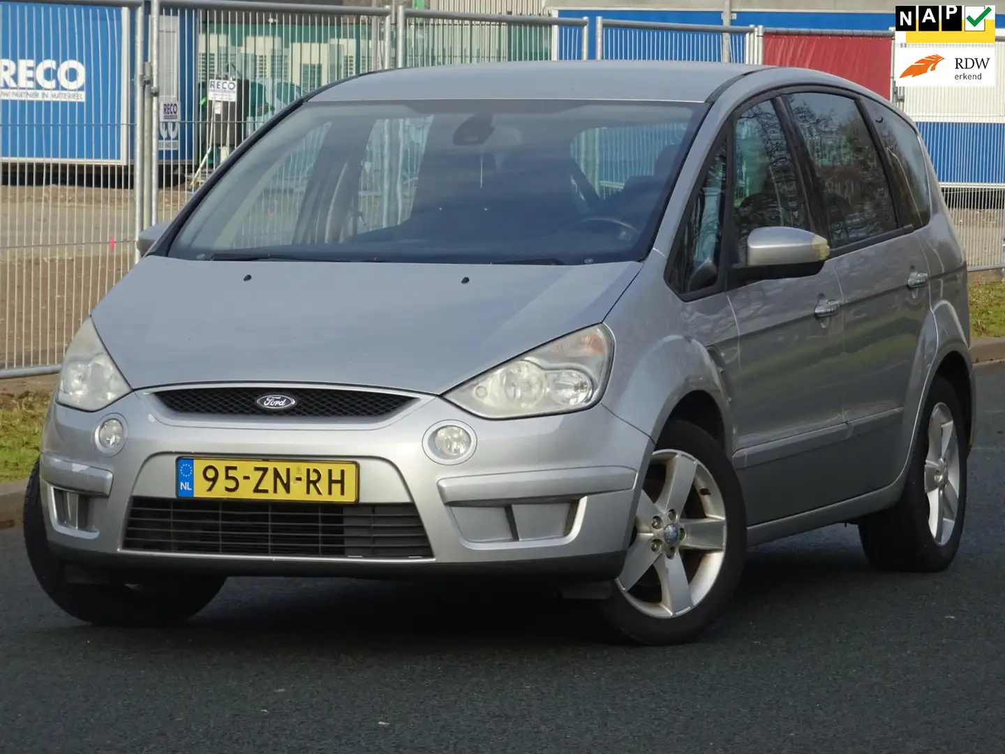 Ford S-Max 2.0-16V BJ2008 7PERSOONS NAP/CLIMA/CRUISE/APK Grau - 1