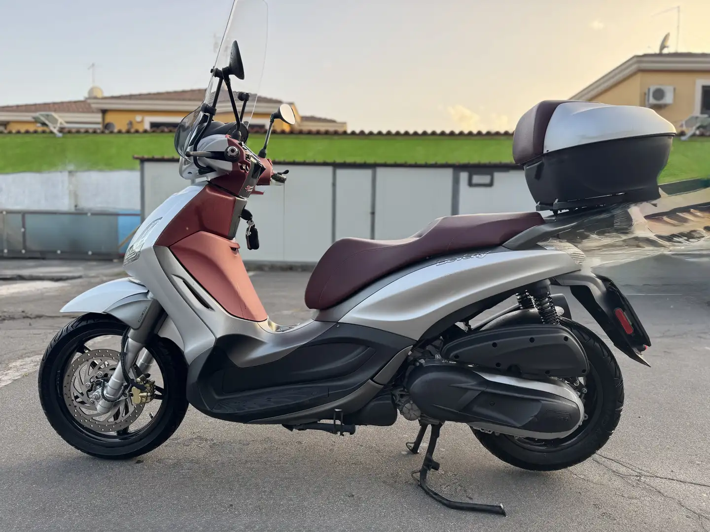 Piaggio Beverly 350 Piaggio Beverly 350 Sport Touring ie ABS Gri - 1