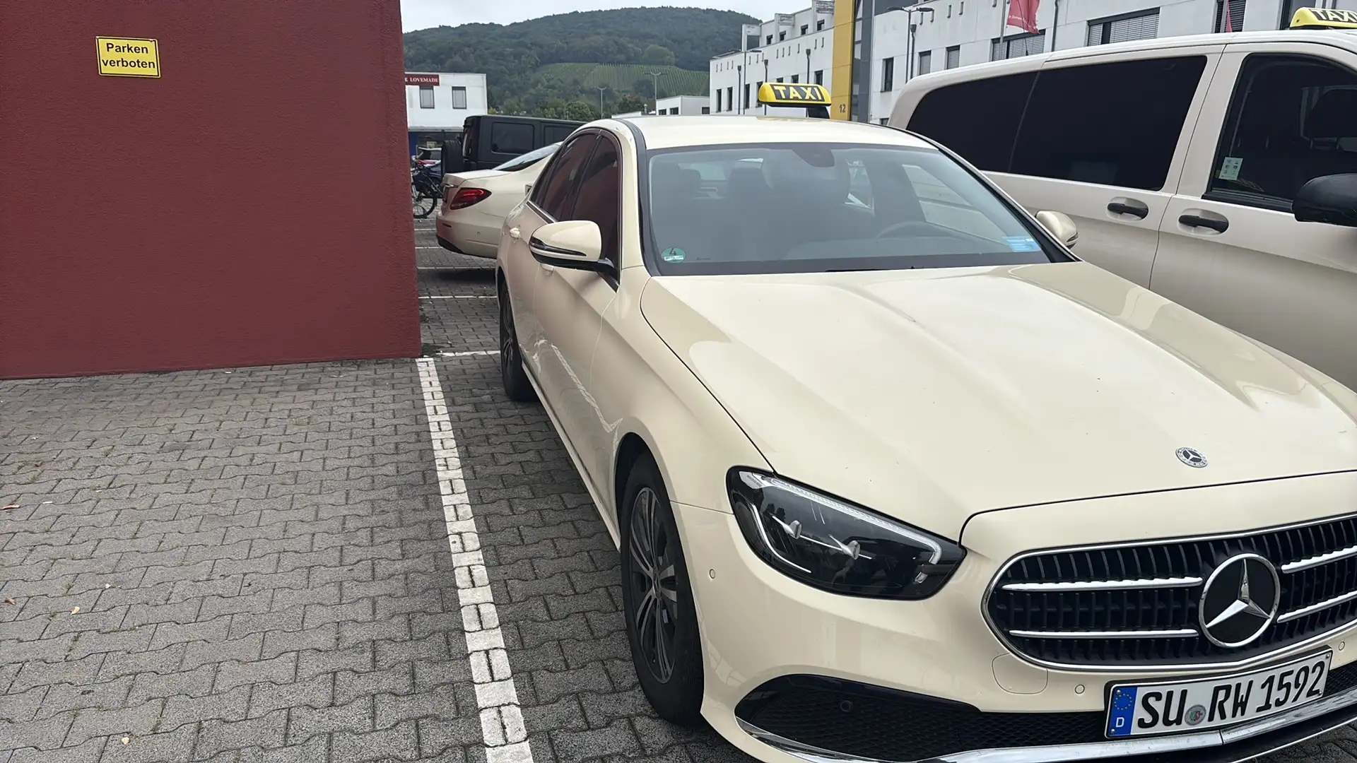 Mercedes-Benz E 220 d 9G-TRONIC Taxi - 1
