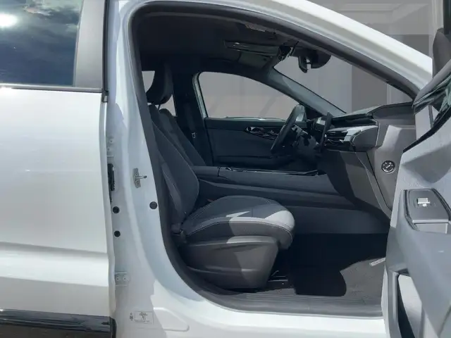 Renault Austral view 8