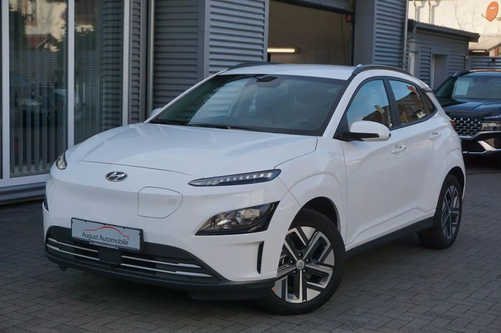 Hyundai KONA Select W-pumpe 3Phasen Lenk+SHZ ACC Kamera Blanc - 1