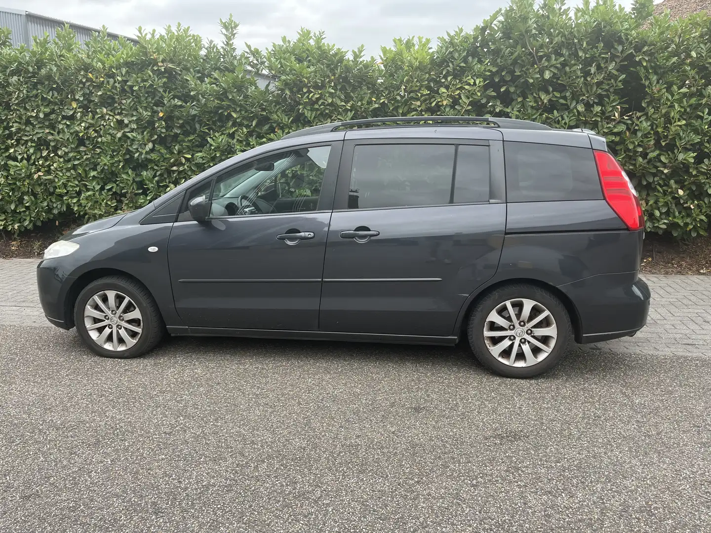 Mazda 5 1.8 Executive 7 persoons trekhaak apk 2-2026 Šedá - 2