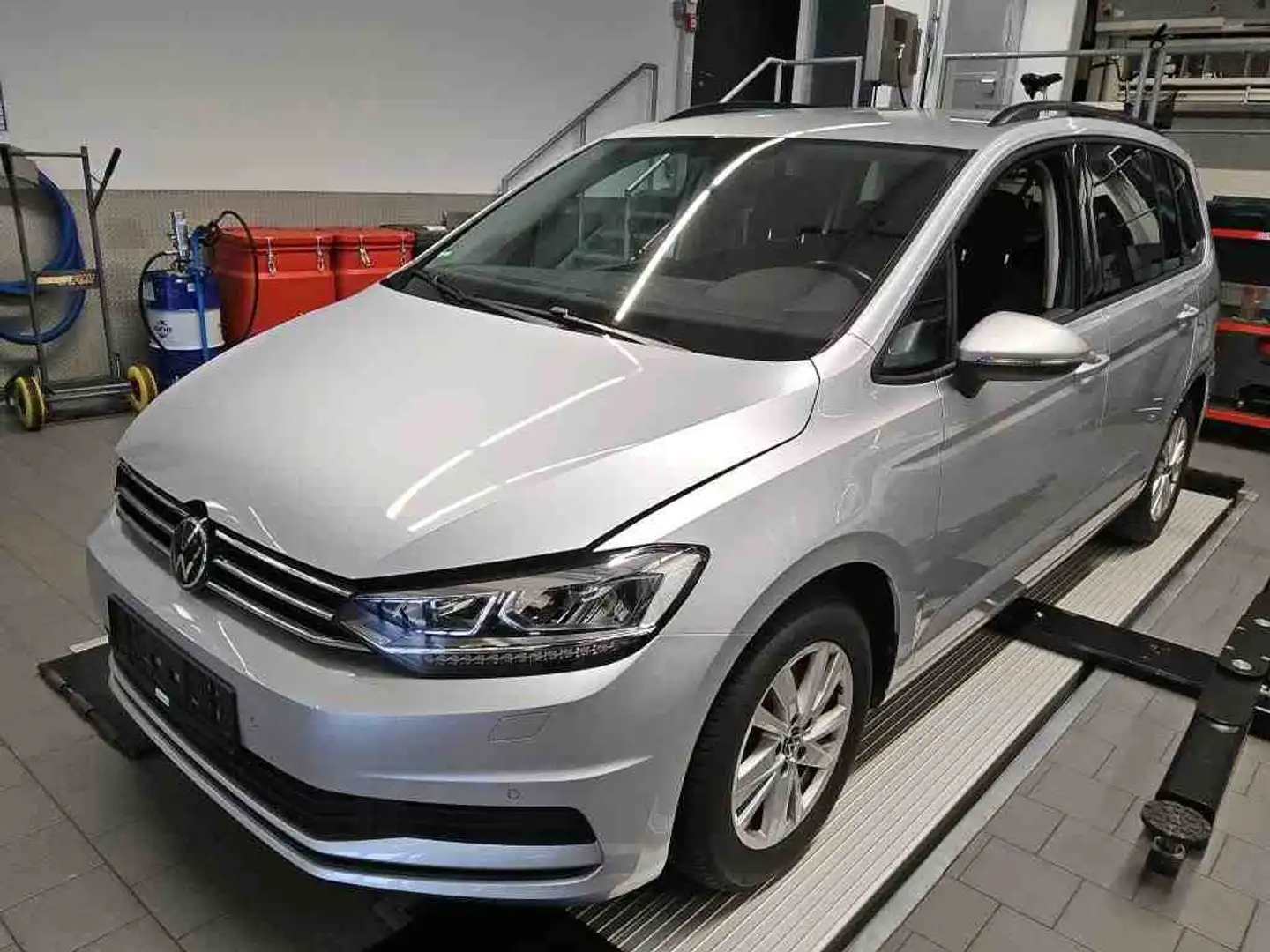 Volkswagen Touran 2.0 TDI DSG LED PDC Sitzh Tempomat ACC AUT LED Silber - 2