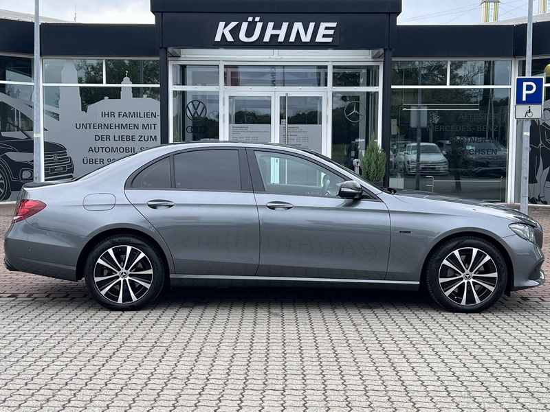 Mercedes-Benz E 300 e Avantgarde TV+Massage+360°+JungeSterne ! — photo 10