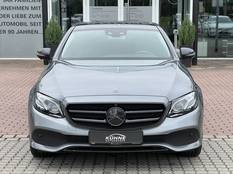 Mercedes-Benz E 300 e Avantgarde TV+Massage+360°+JungeSterne ! — photo 2