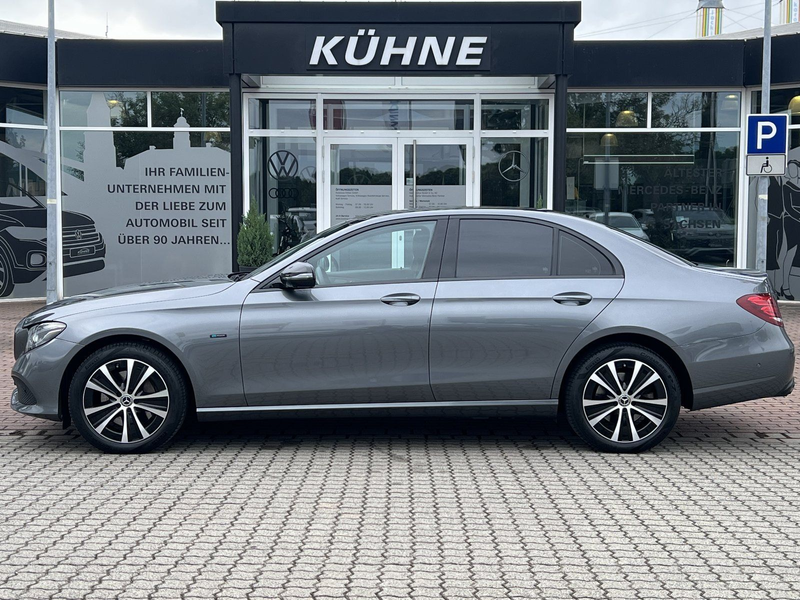 Mercedes-Benz E 300 e Avantgarde TV+Massage+360°+JungeSterne ! — photo 4