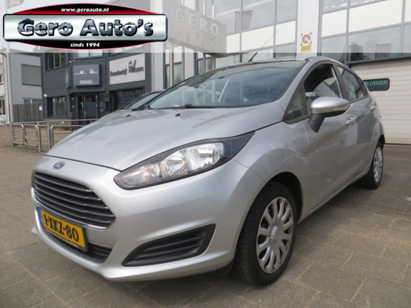 Ford Fiesta 1.25 Titanium nw type 5 drs airco lmv etc Grijs - 1