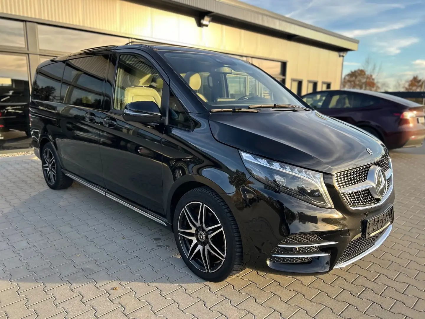Mercedes-Benz V 300 V300d 4M Lang AMG - 8S-2xEl.Tür-Pano-360Ka-19Zo Schwarz - 1