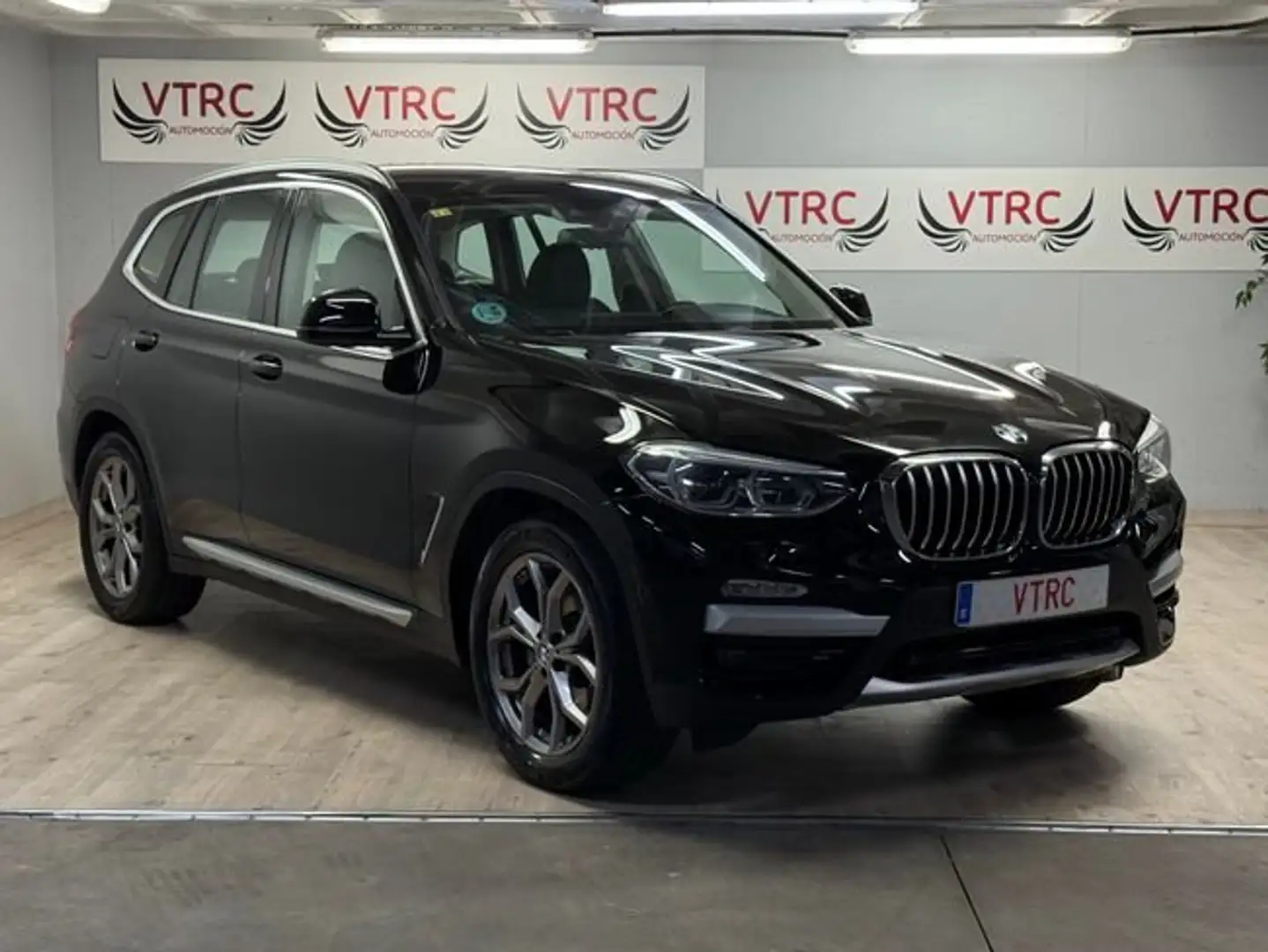 BMW X3 xDrive 20iA Schwarz - 1