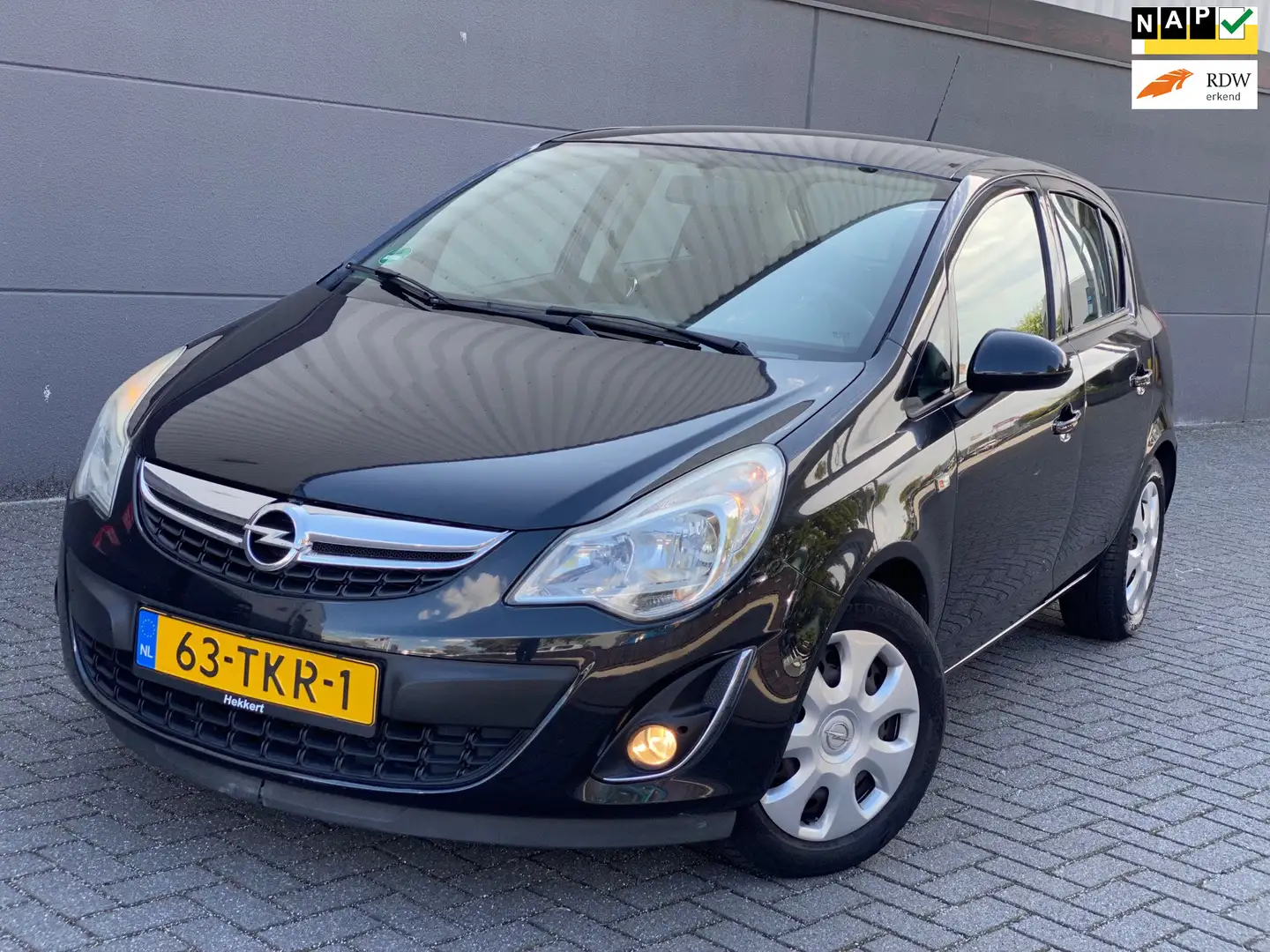 Opel Corsa 1.2-16V Anniversary Edition/5drs/nap/ 2e EIG/ deal Schwarz - 1
