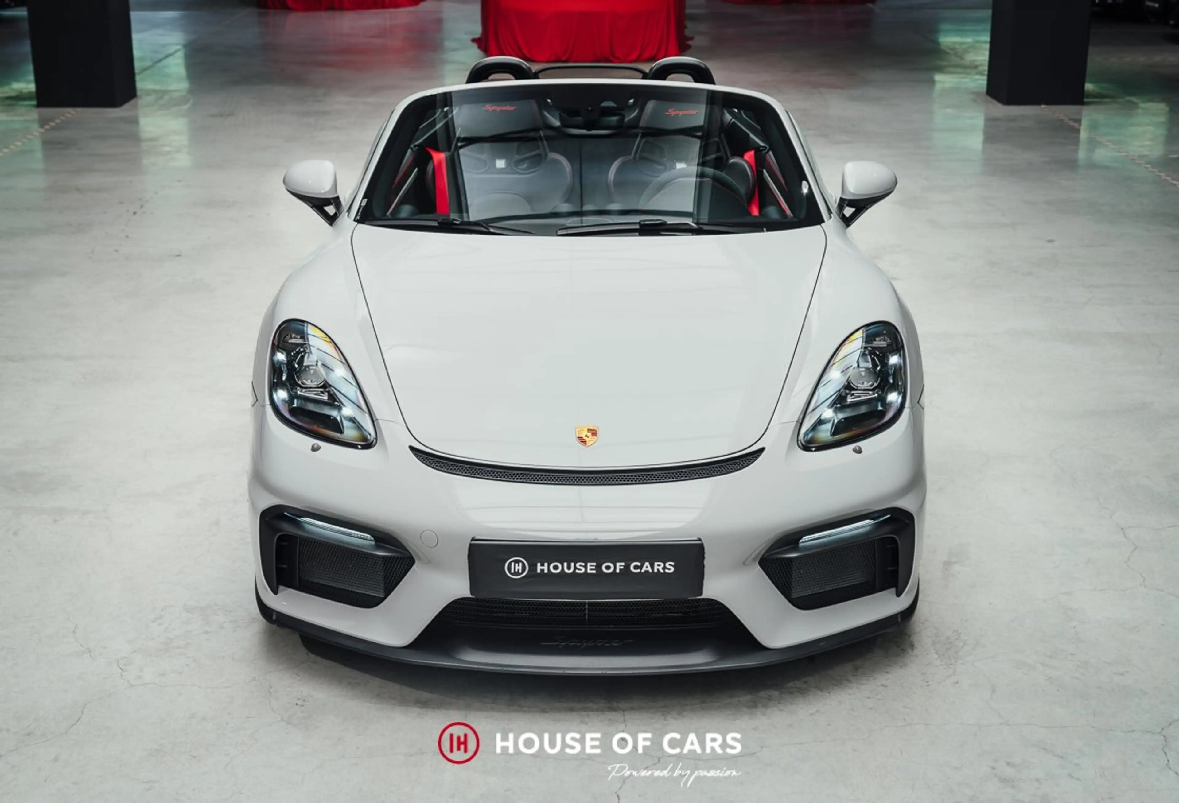 Porsche 718 Spyder PDK - Lots of X options - Chalk Grey - AS NEW — photo 3