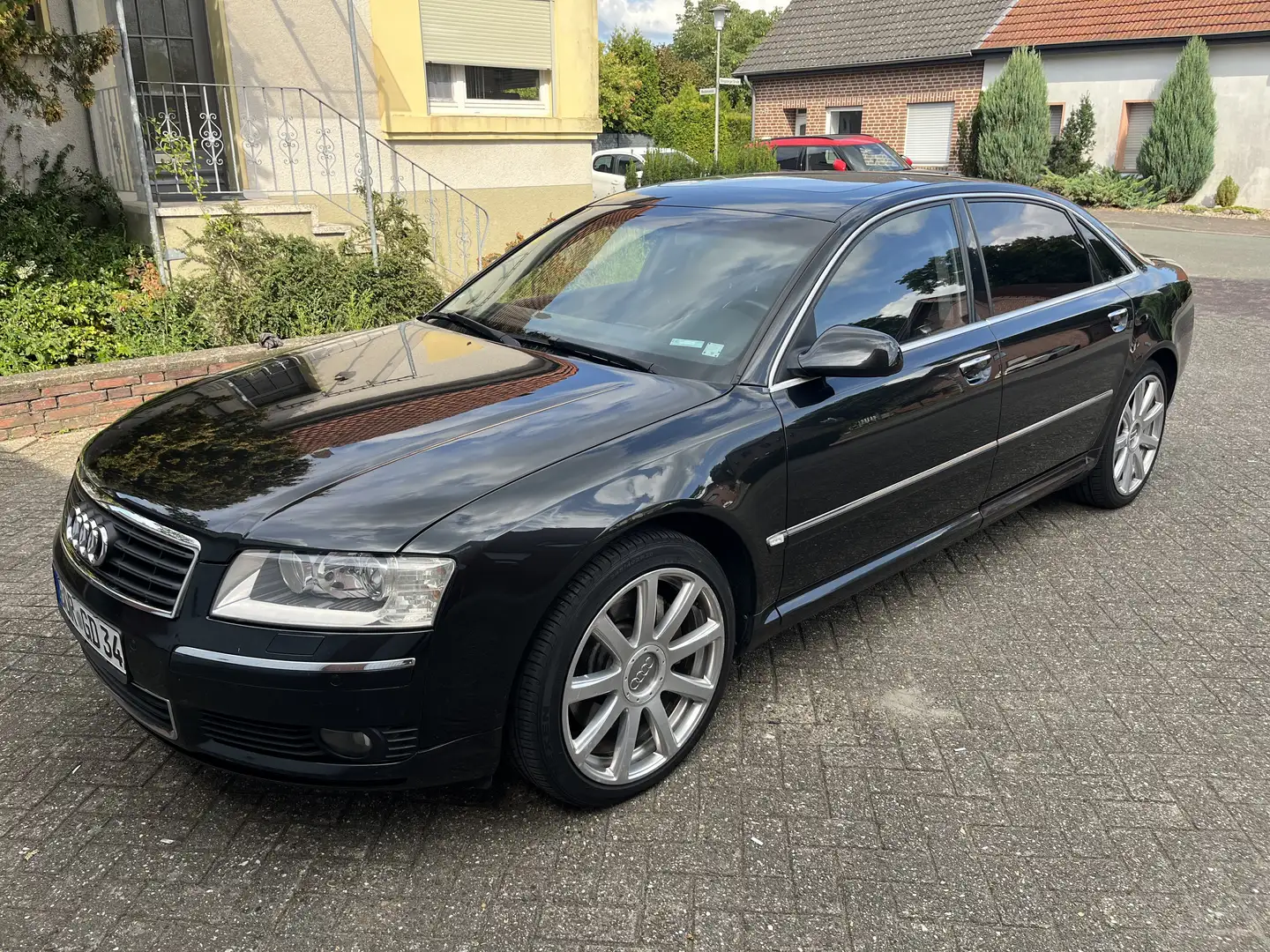 Audi A8 4.2 quattro Langversion - 2