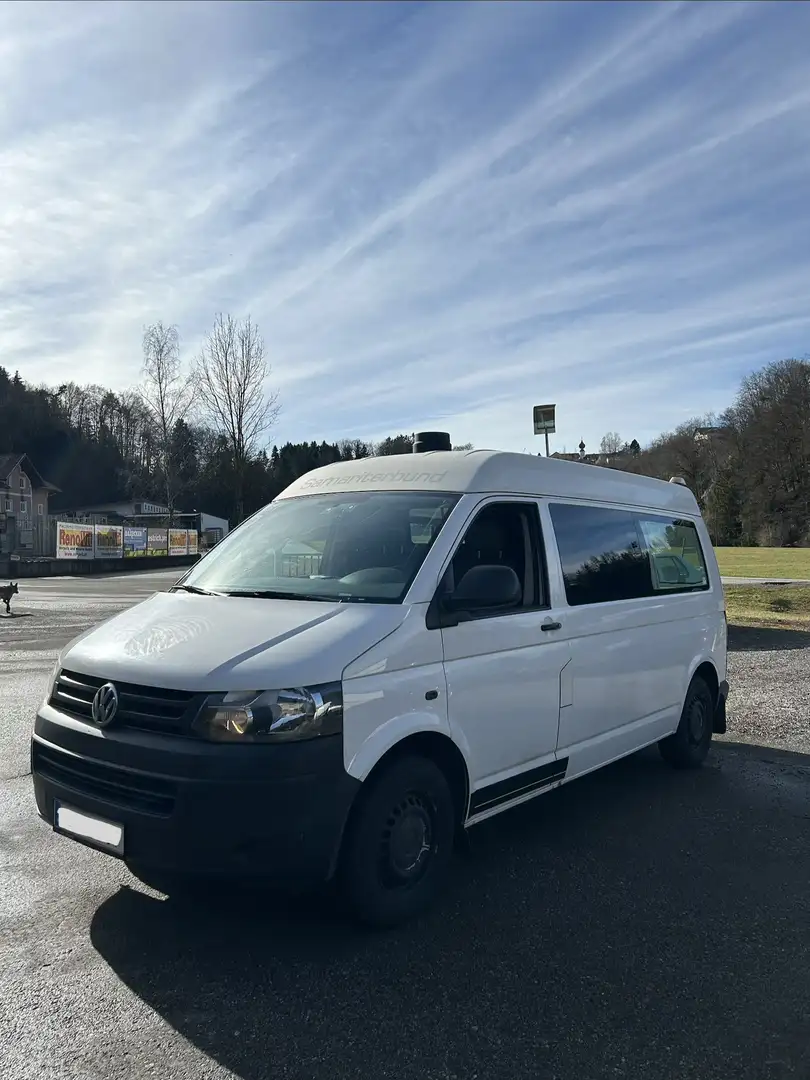 Volkswagen T5 Transporter Ehemaliger Rettungswagen Weiß - 2