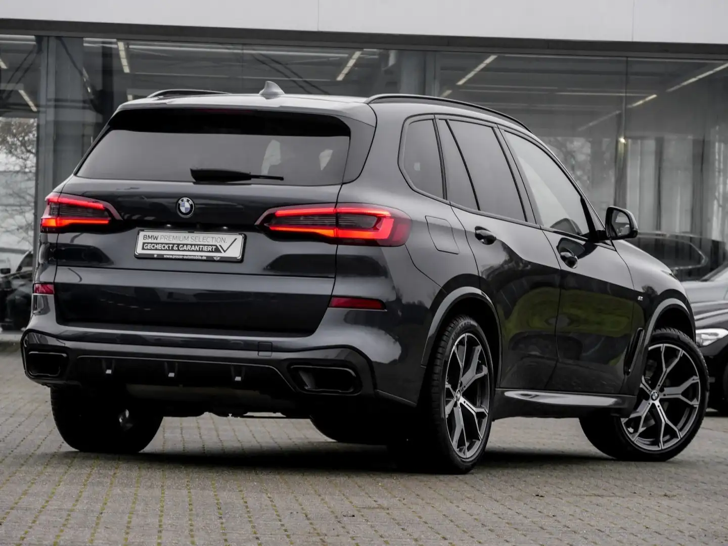 BMW X5 xDrive30d M SPORT+AHK+HuD+PANO+STANDHZG+DA PROF Grau - 2