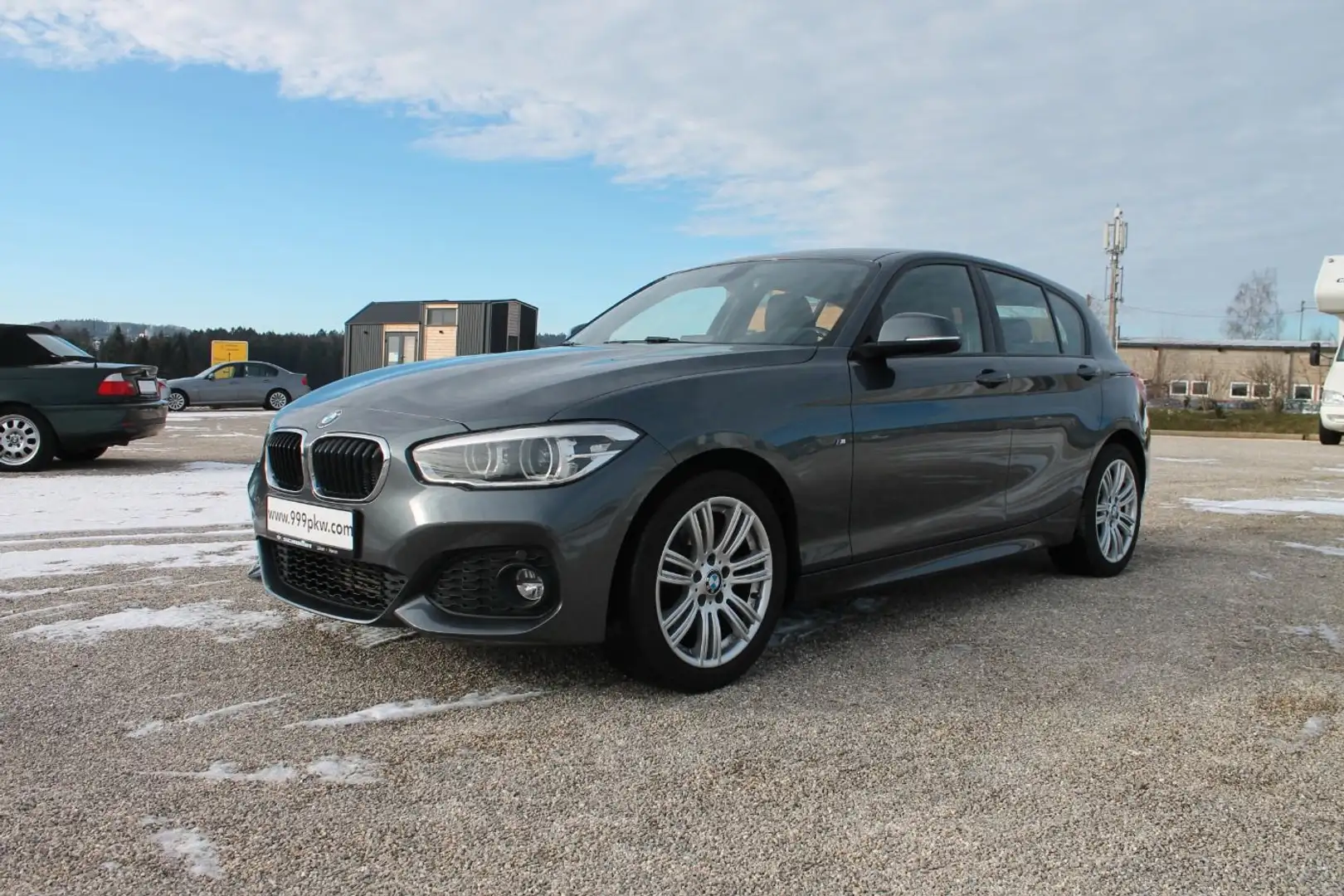 BMW 118 i M-Sportpaket Parksensoren Sitzheizung Gris - 2