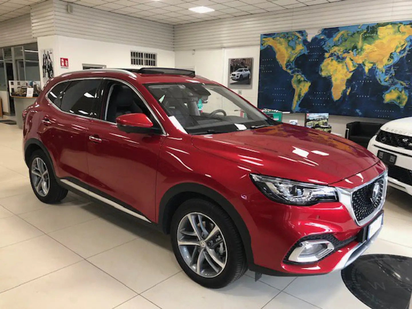 MG EHS Plug-in Hybrid Luxury - 2