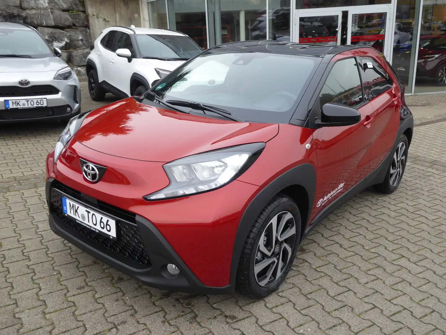 Toyota Aygo X Team D. Automatik Rot - 1