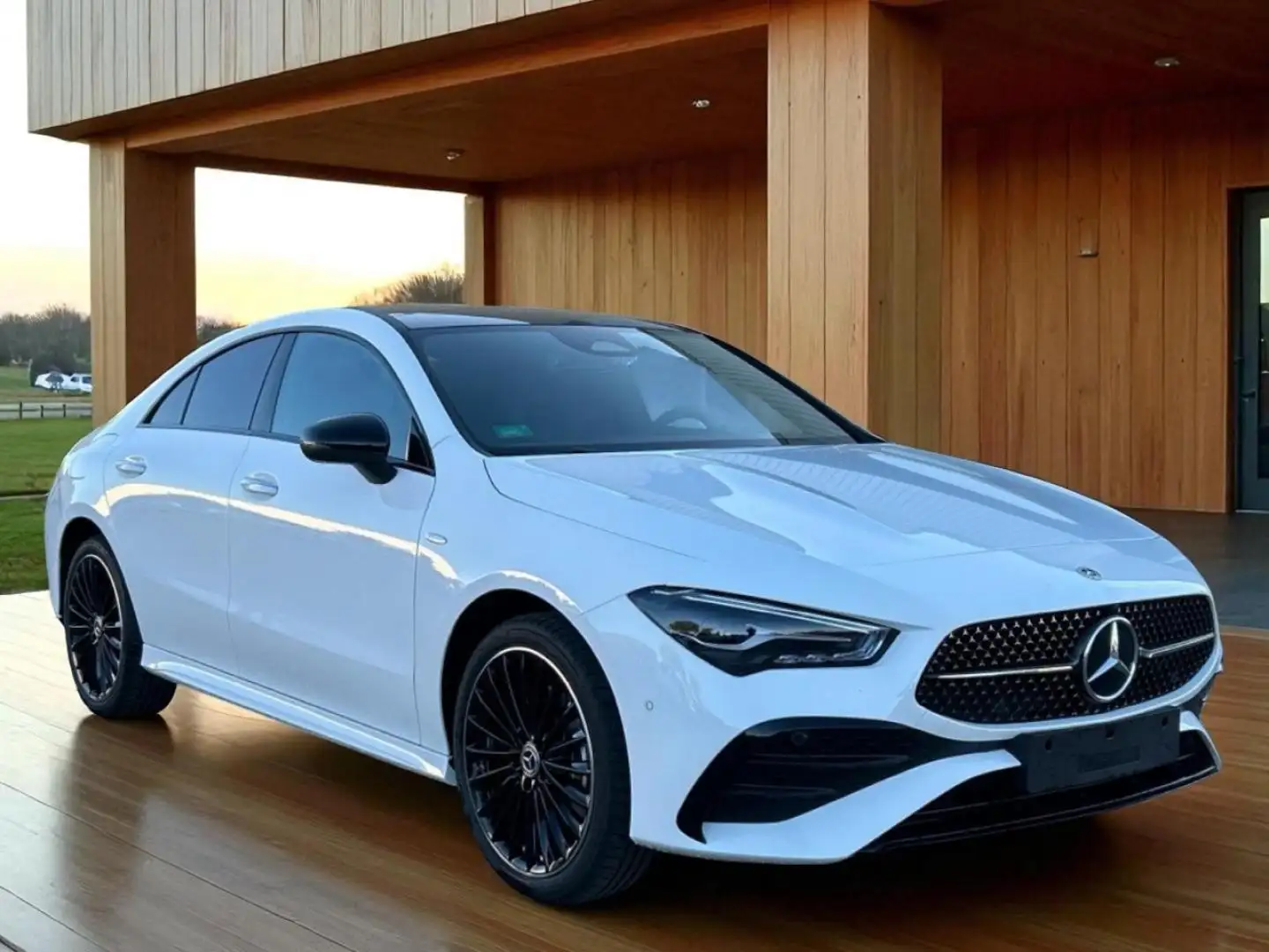 Mercedes-Benz CLA 250 250e 8G-DCT Weiß - 1
