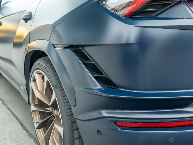 Lamborghini Urus view 11