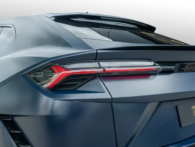 Lamborghini Urus view 8