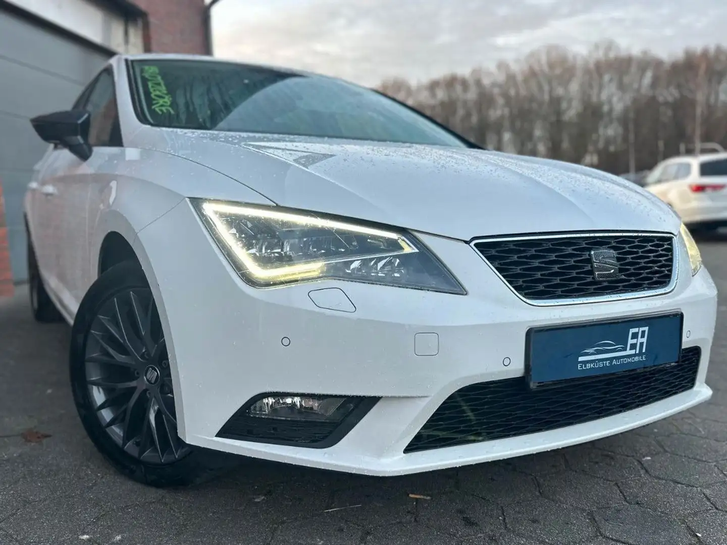SEAT Leon Connect LED*Kamera*Klima*SHZ*BT*Teilleder Blanc - 1